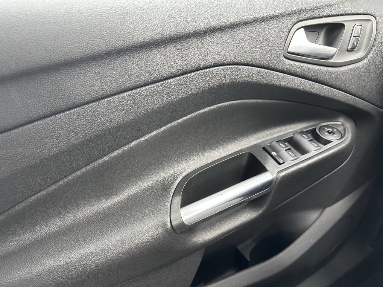 Used 2013 Ford Escape SE image 39