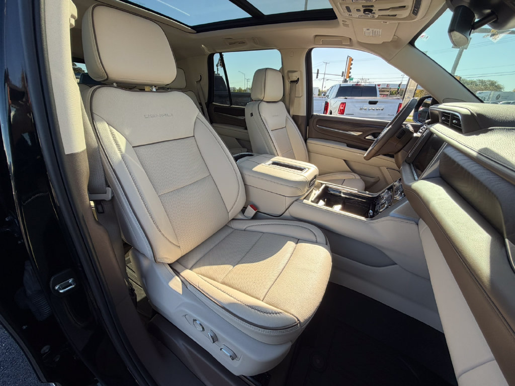 Certified 2023 GMC Yukon Denali AWD/4WD image 19