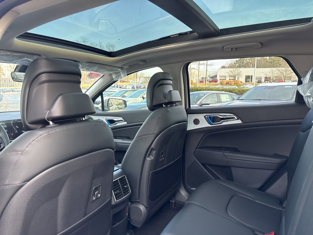 New 2026 Kia Sportage EX image 12