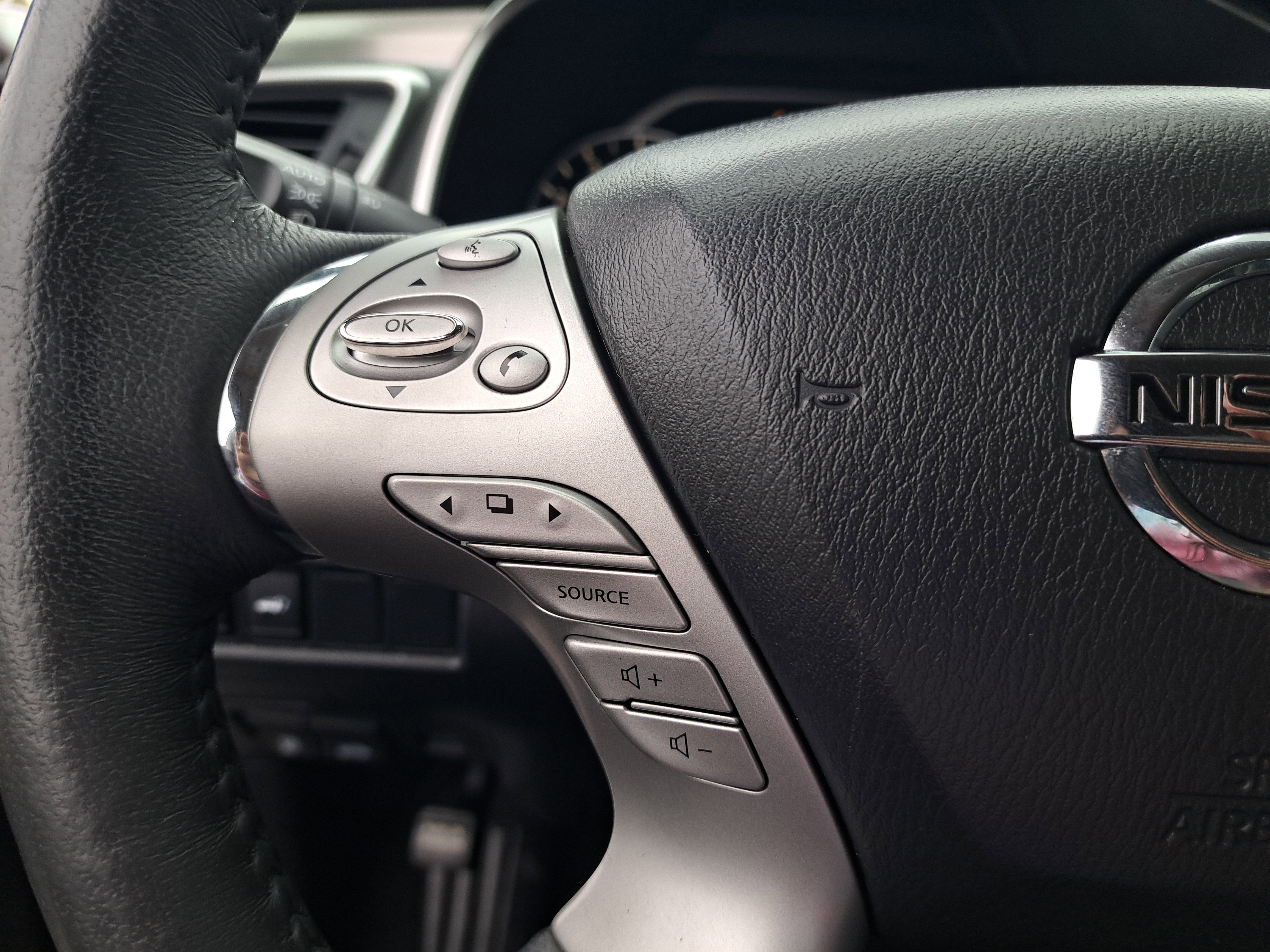 Used 2018 Nissan Murano SL image 17