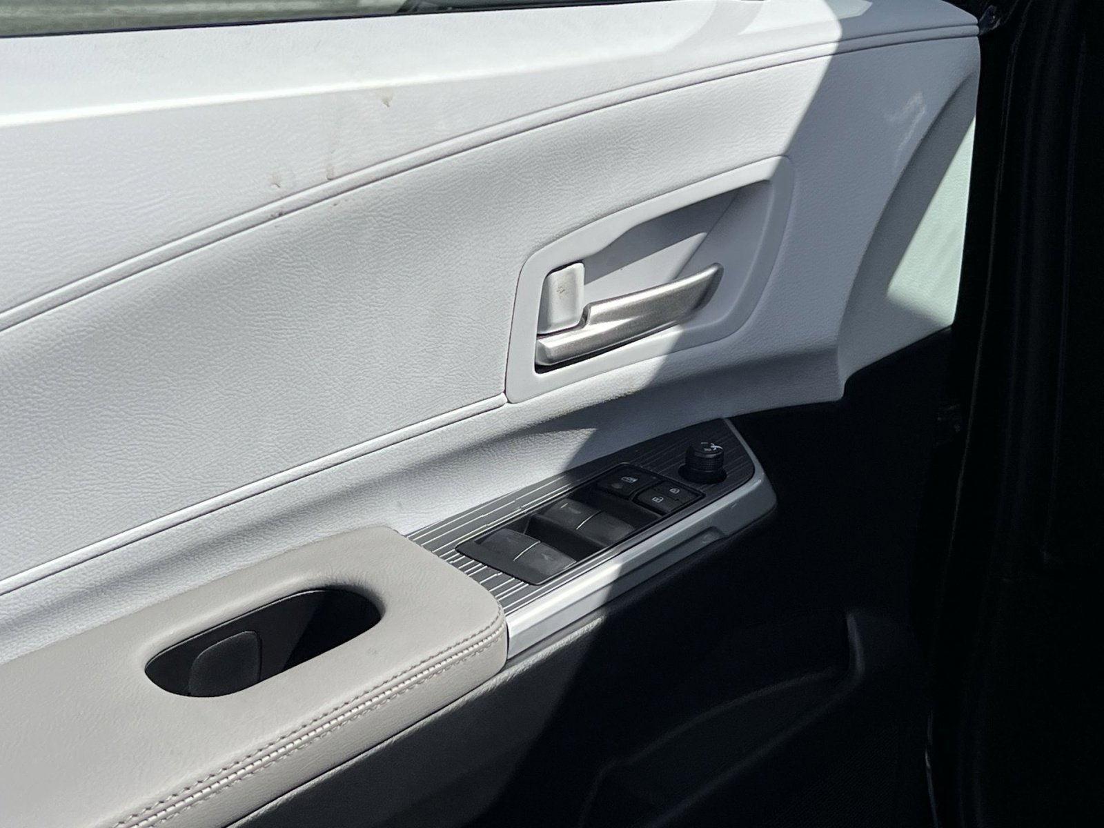 New 2026 Toyota Sienna XLE image 10