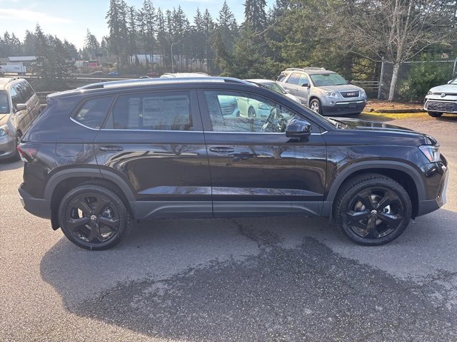 New 2025 Volkswagen Taos SEL image 5