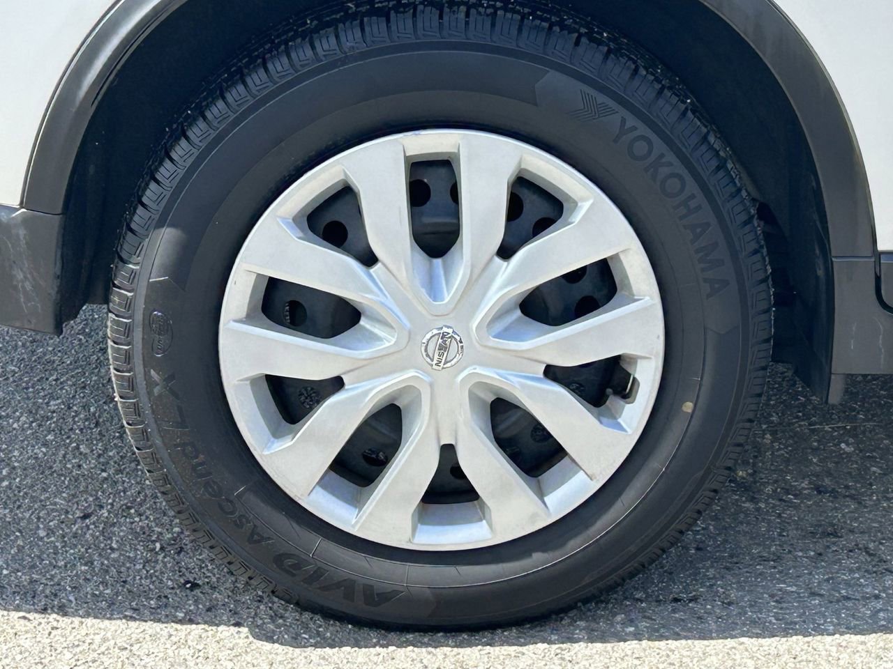 Used 2016 Nissan Rogue S FWD image 8