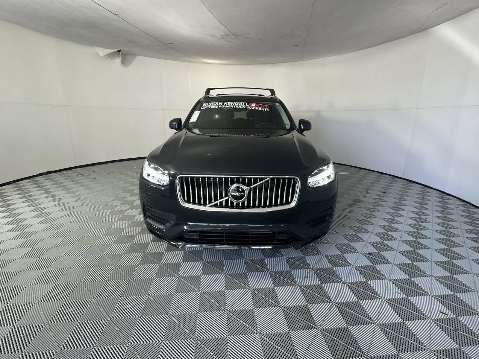 Used 2021 Volvo XC90 T6 Momentum w/ Climate Package AWD/4WD image 3