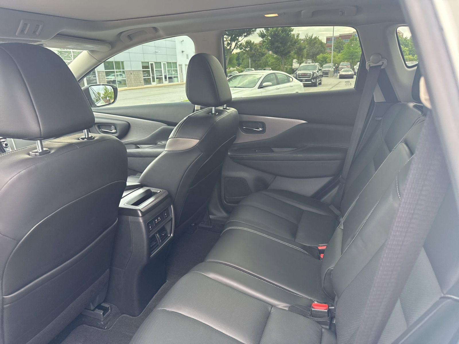 Used 2023 Nissan Murano SL w/ SL Moonroof Package FWD image 11