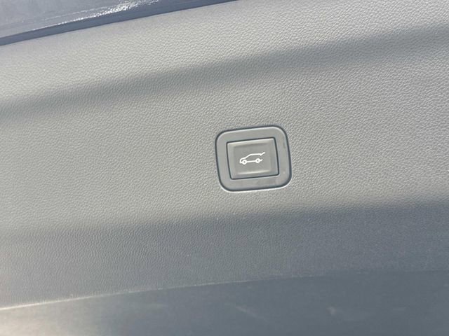 Certified 2025 GMC Yukon Denali image 14