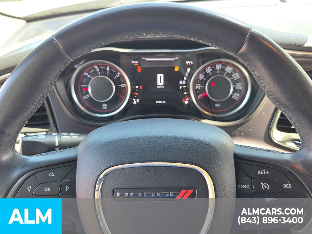 Used 2015 Dodge Challenger SXT RWD image 23