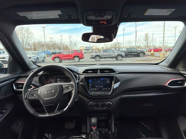 Used 2023 Chevrolet TrailBlazer RS w/ Sun and Liftgate Package image 11