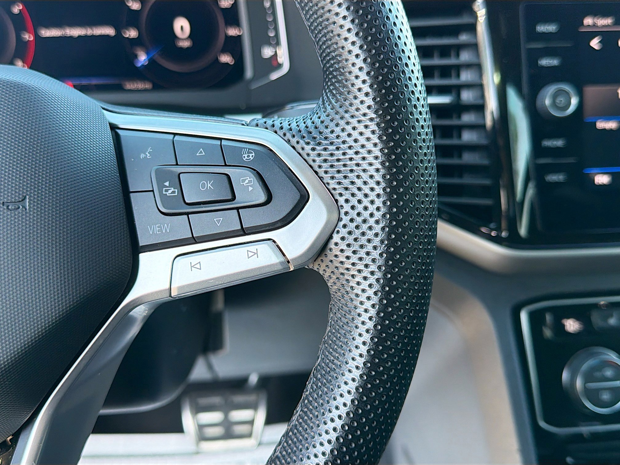 Used 2023 Volkswagen Atlas Cross Sport SEL Premium R-Line image 38