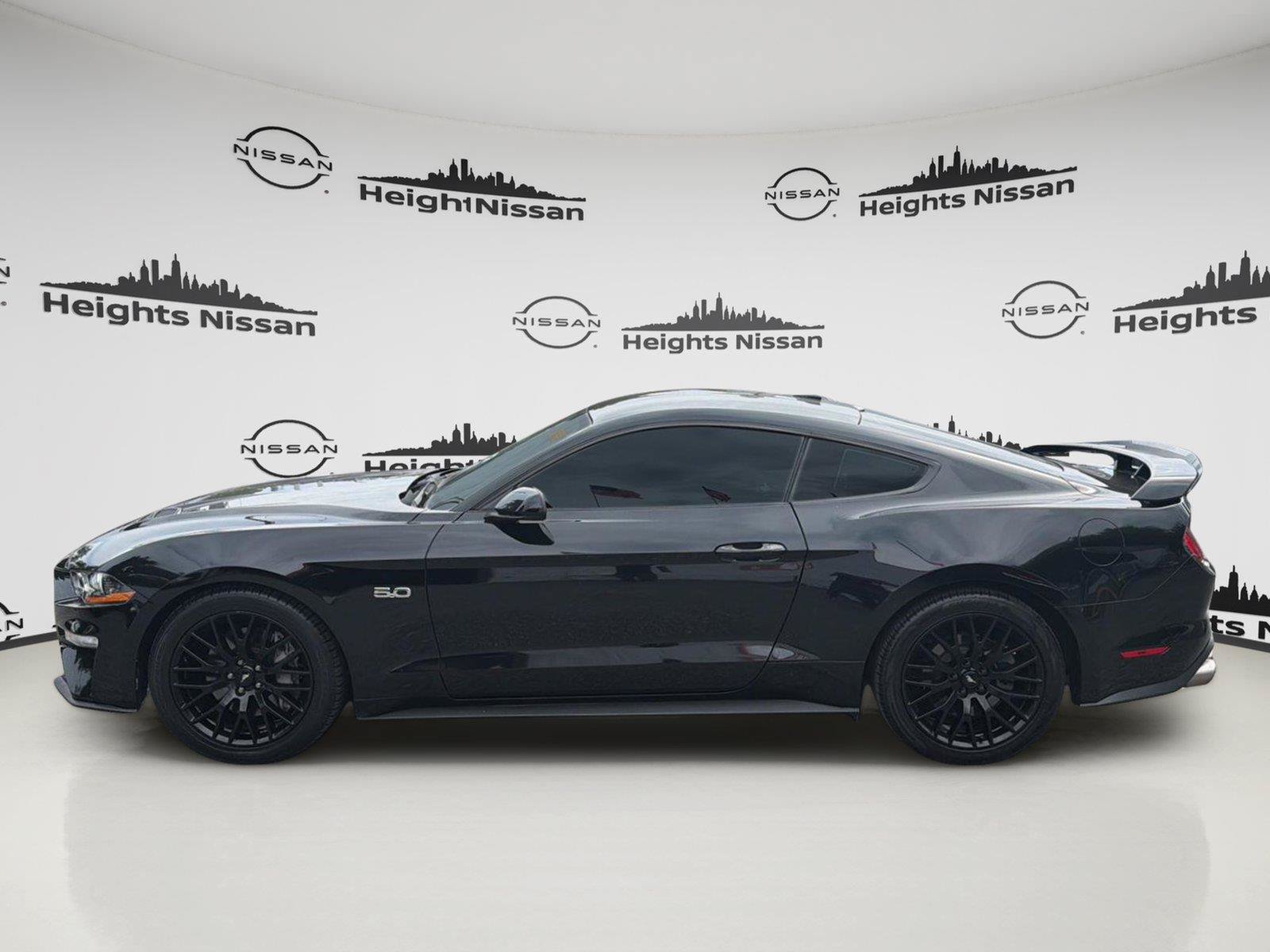 Used 2022 Ford Mustang GT Premium RWD image 2