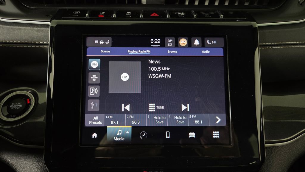 Used 2023 Jeep Grand Cherokee Altitude image 22