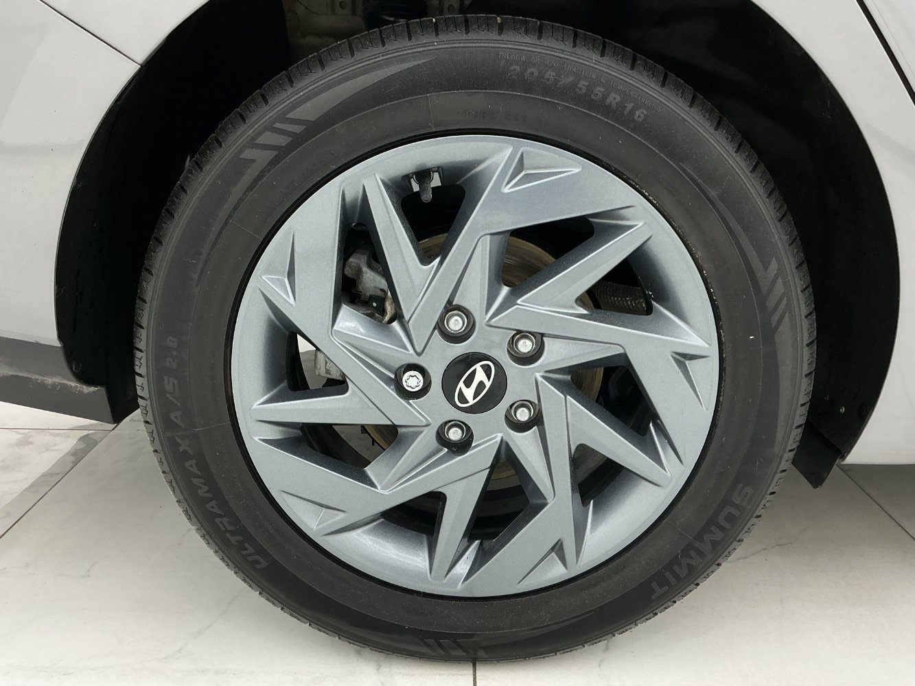 Used 2024 Hyundai Elantra Blue FWD image 42