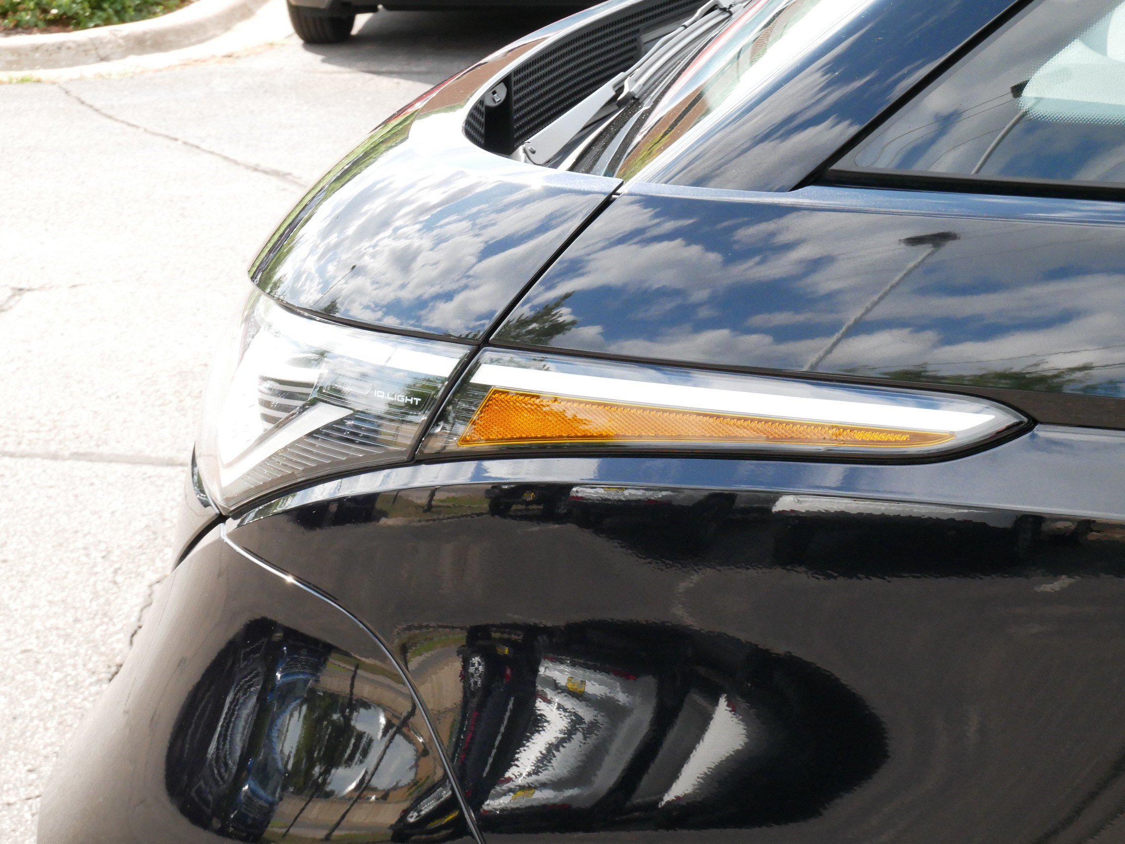 Certified 2025 Volkswagen ID. Buzz Pro S RWD image 16