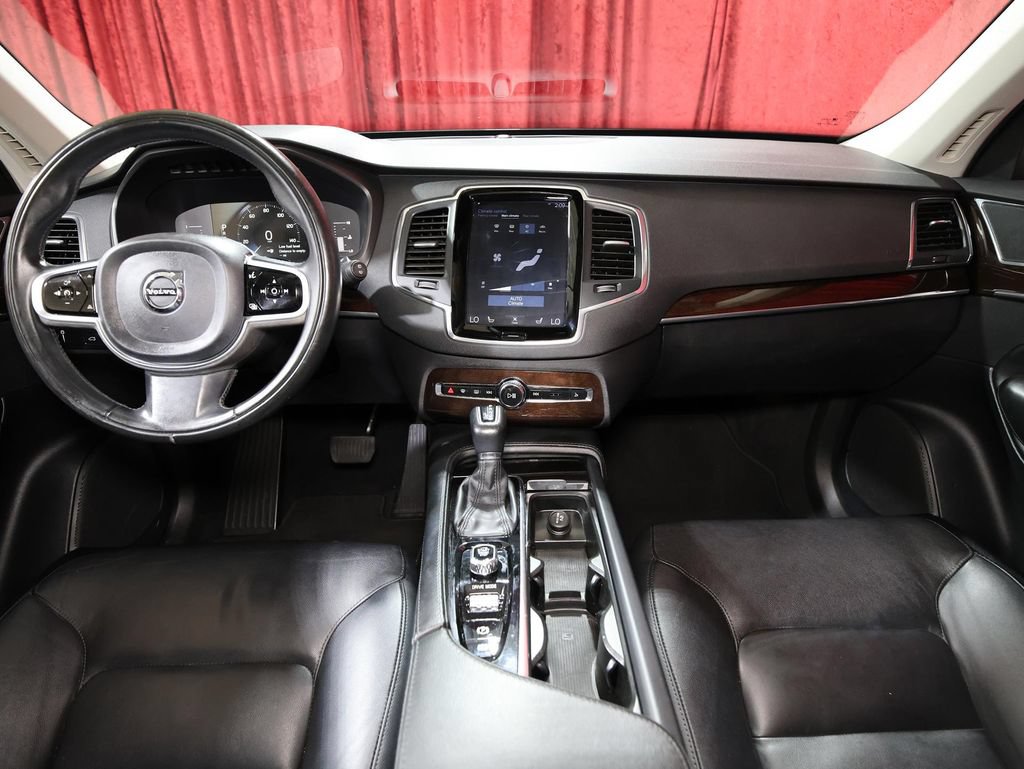 Used 2019 Volvo XC90 T5 Momentum FWD image 17