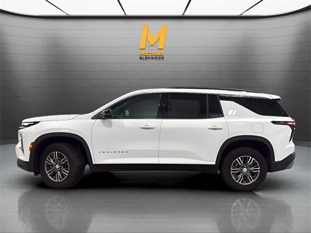 Used 2025 Chevrolet Traverse LT image 6