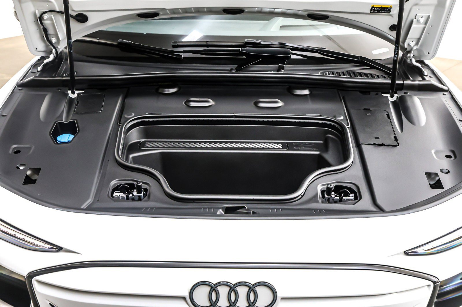 Used 2025 Audi S6 e-tron Premium Plus w/ Premium Plus image 12