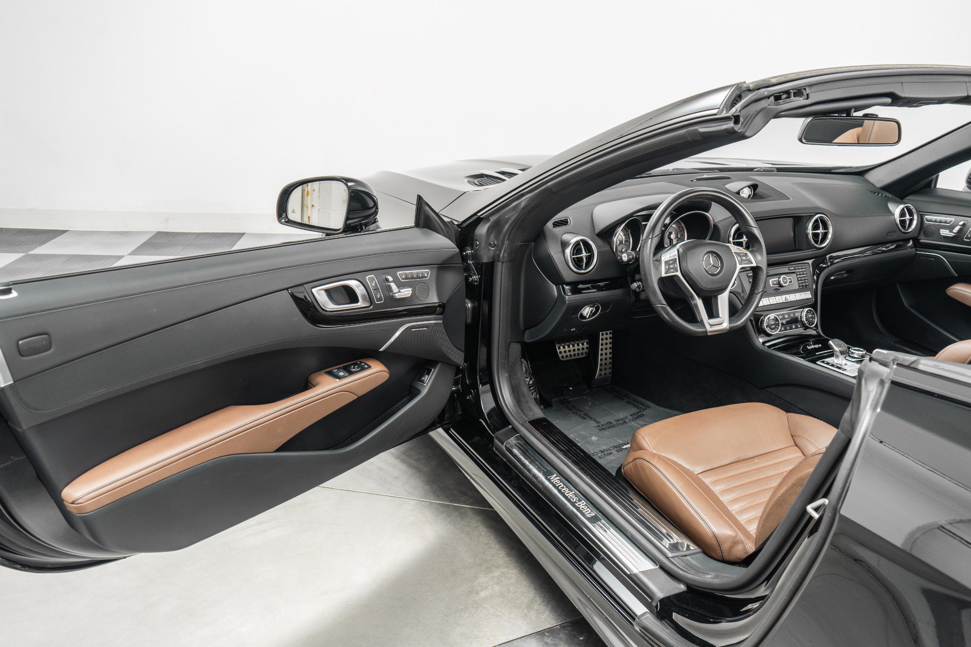Used 2016 Mercedes-Benz SL 550 image 23