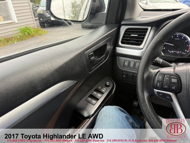 Used 2017 Toyota Highlander Plus AWD/4WD image 17
