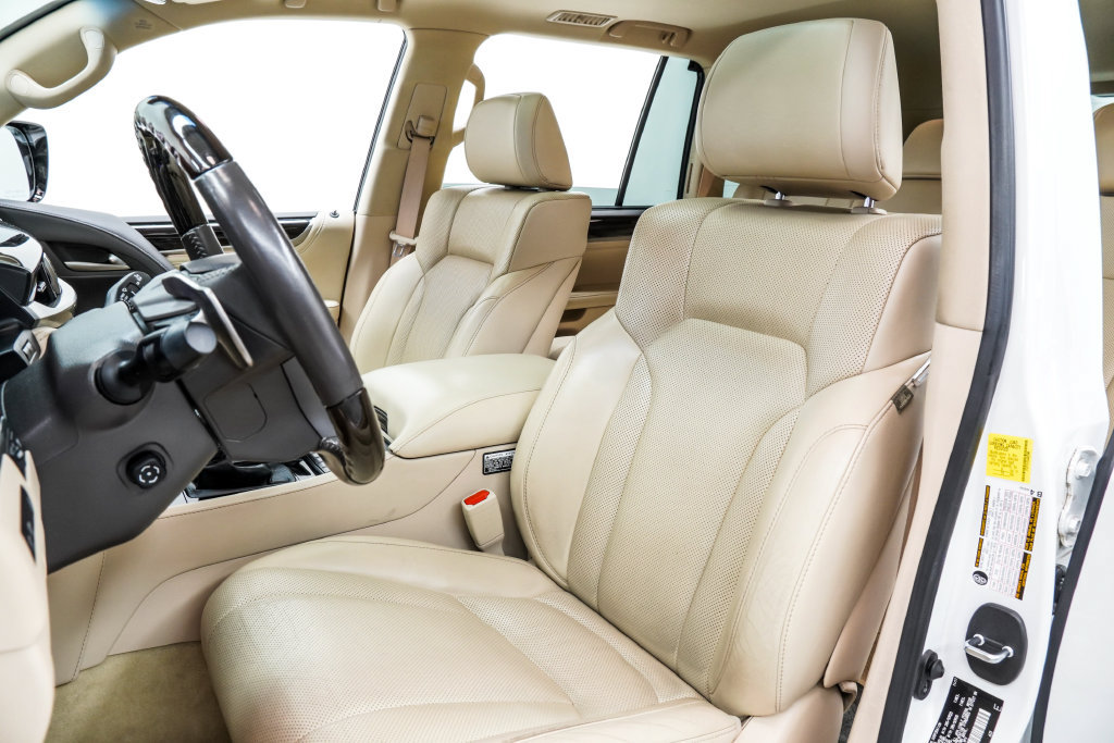 Used 2018 Lexus LX 570 4WD image 16