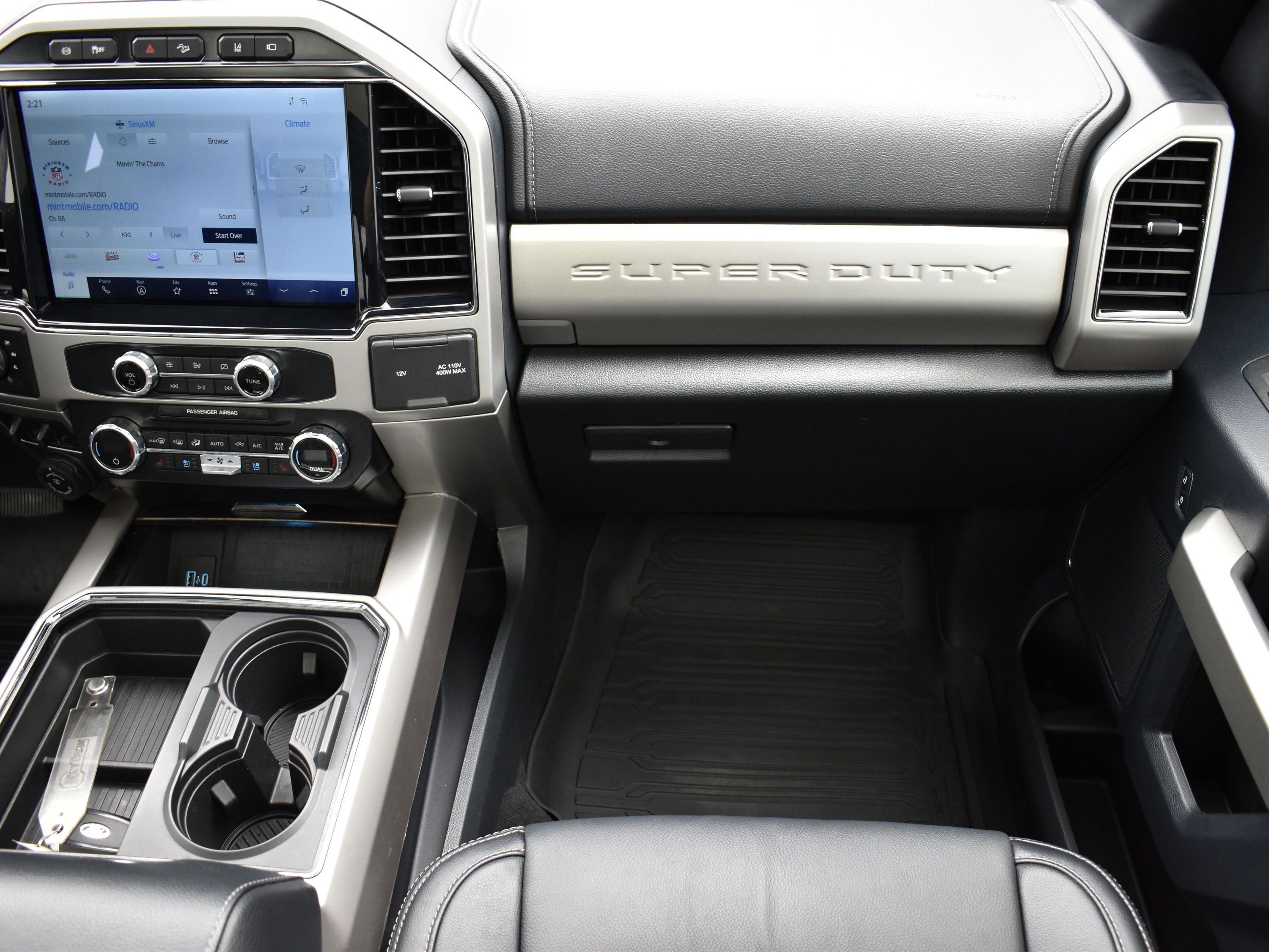 Used 2022 Ford F250 Lariat w/ Black Appearance Package image 40