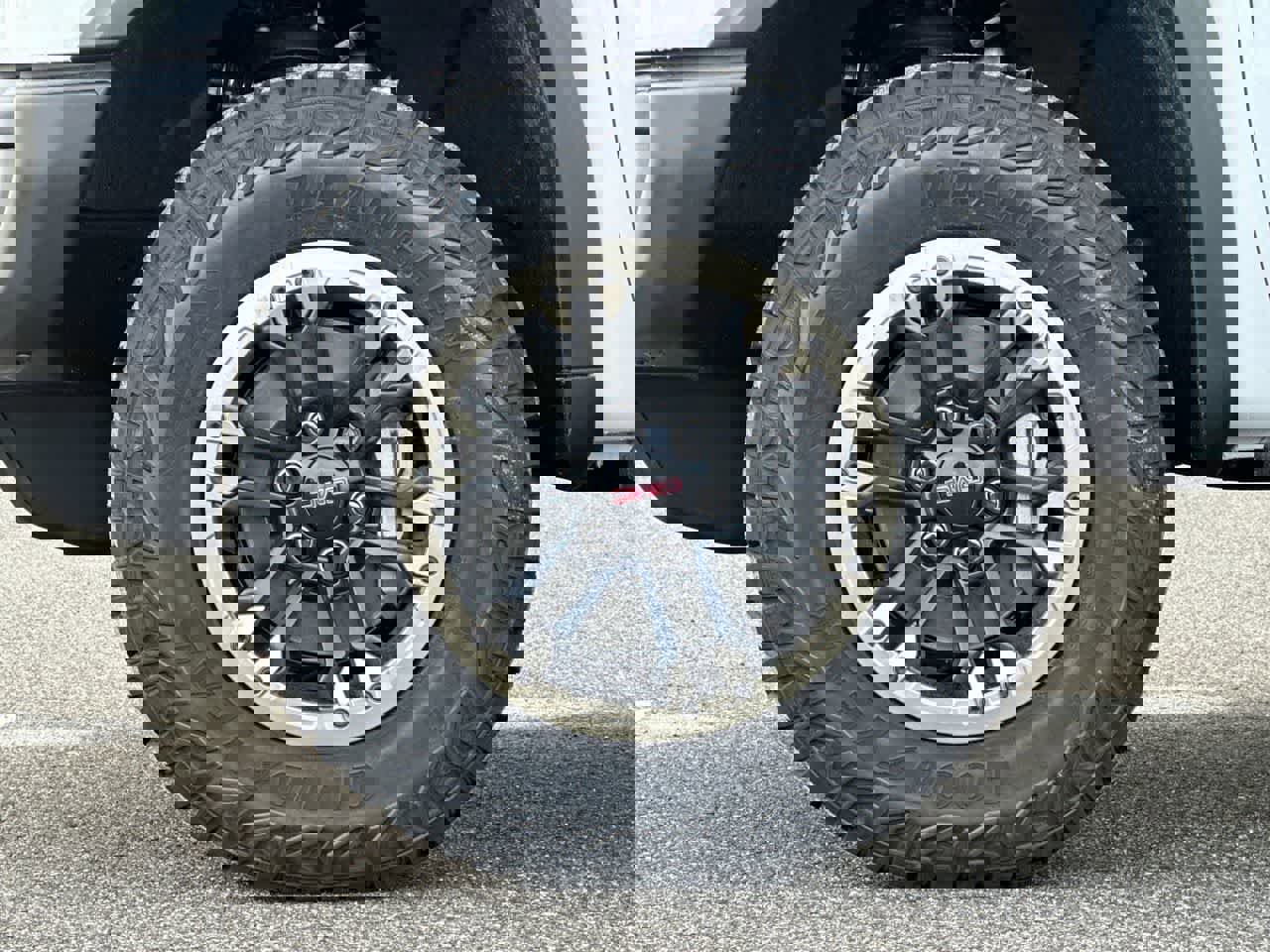 New 2026 GMC Sierra 1500 AT4X w/ LPO, Black Badging Package image 32