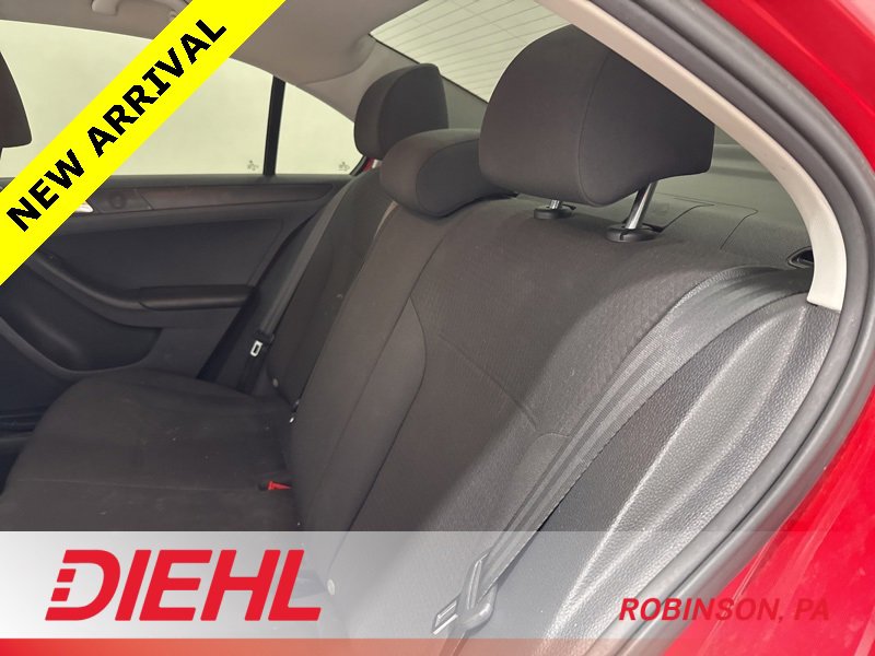 Used 2015 Volkswagen Jetta S image 14