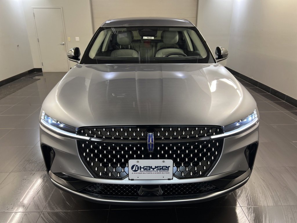 Used 2026 Lincoln Nautilus Premier image 2