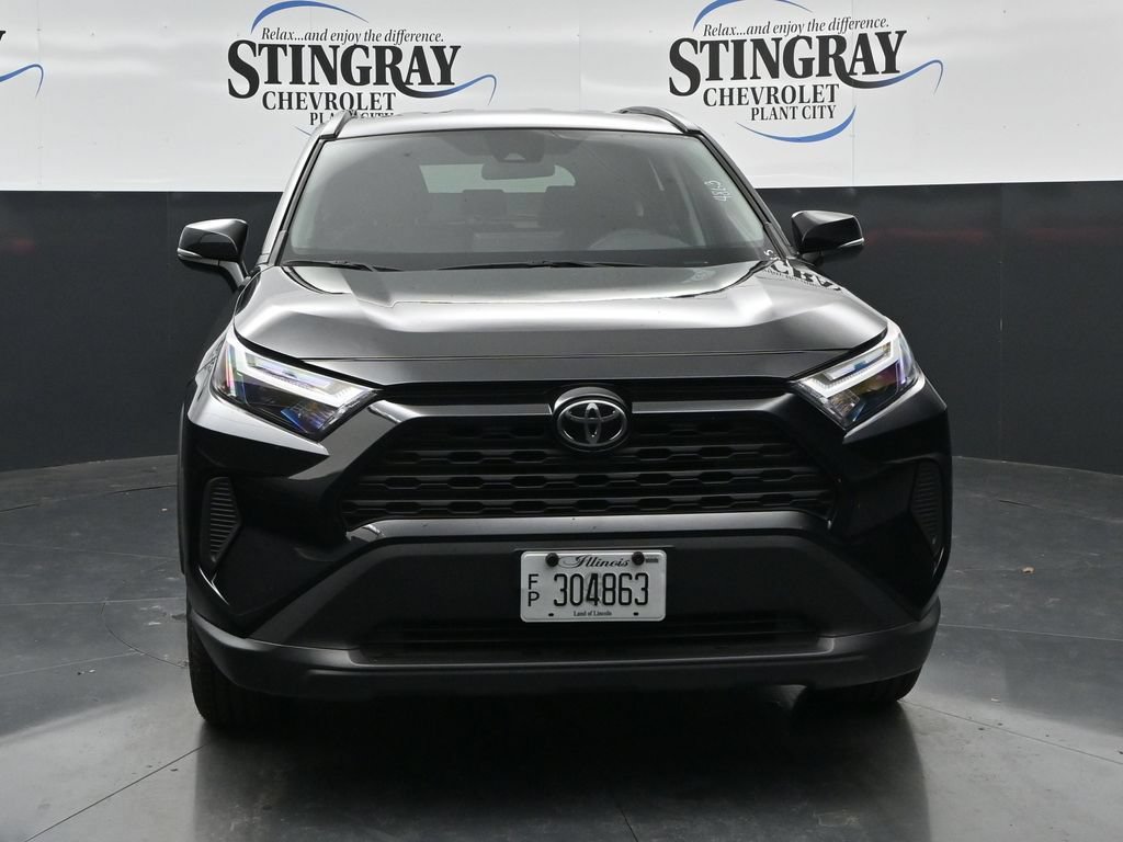 Used 2025 Toyota RAV4 XLE AWD/4WD image 2