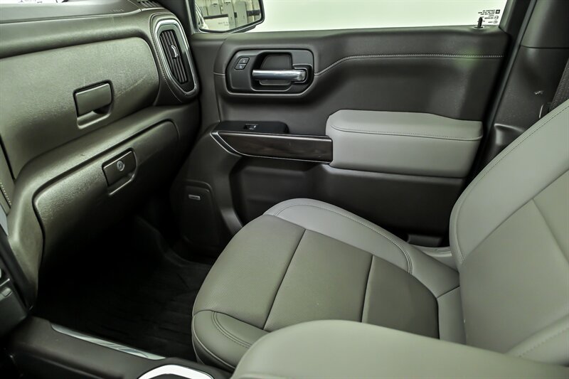 Used 2021 GMC Sierra 1500 SLT w/ SLT Premium Plus Package AWD/4WD image 29