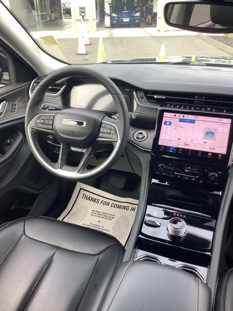 Certified 2023 Jeep Grand Cherokee L Limited AWD/4WD image 19