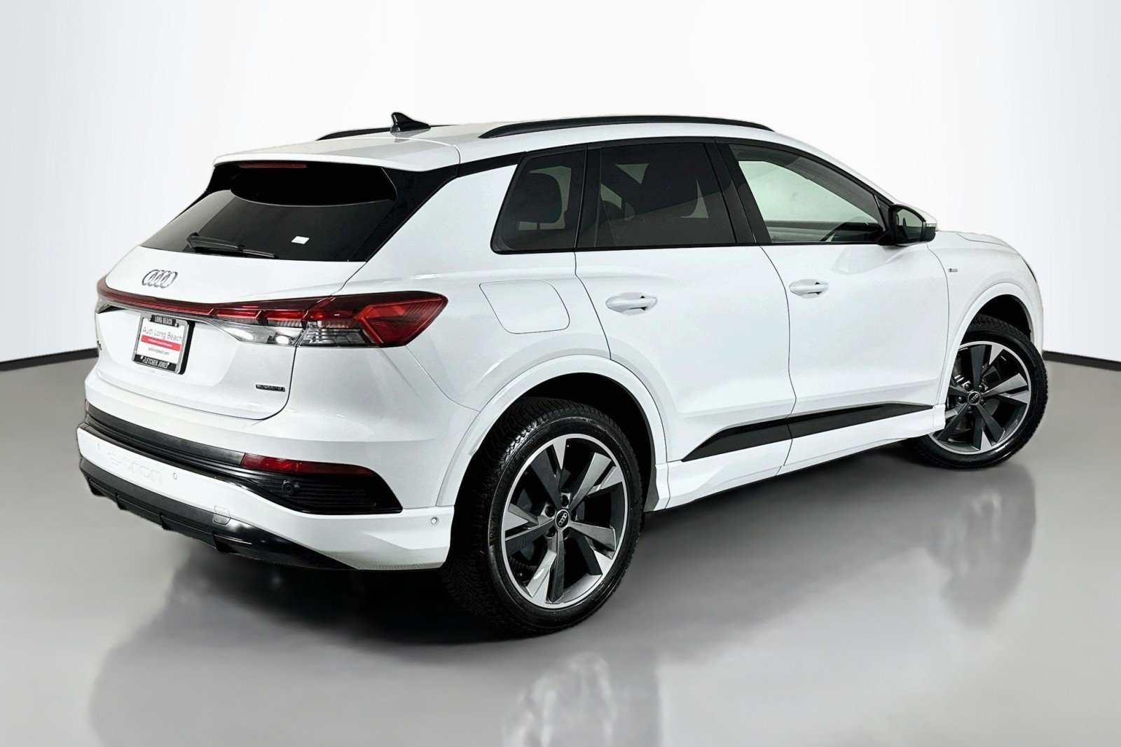 Used 2023 Audi Q4 e-tron Premium Plus w/ Premium Plus AWD/4WD image 14