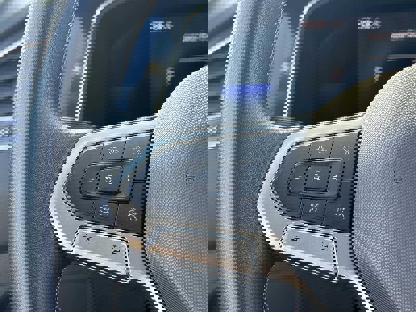 Used 2022 Volkswagen Tiguan SE image 19