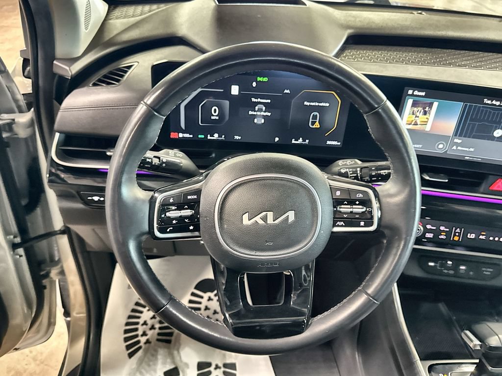 Used 2025 Kia Carnival SX Prestige FWD image 17