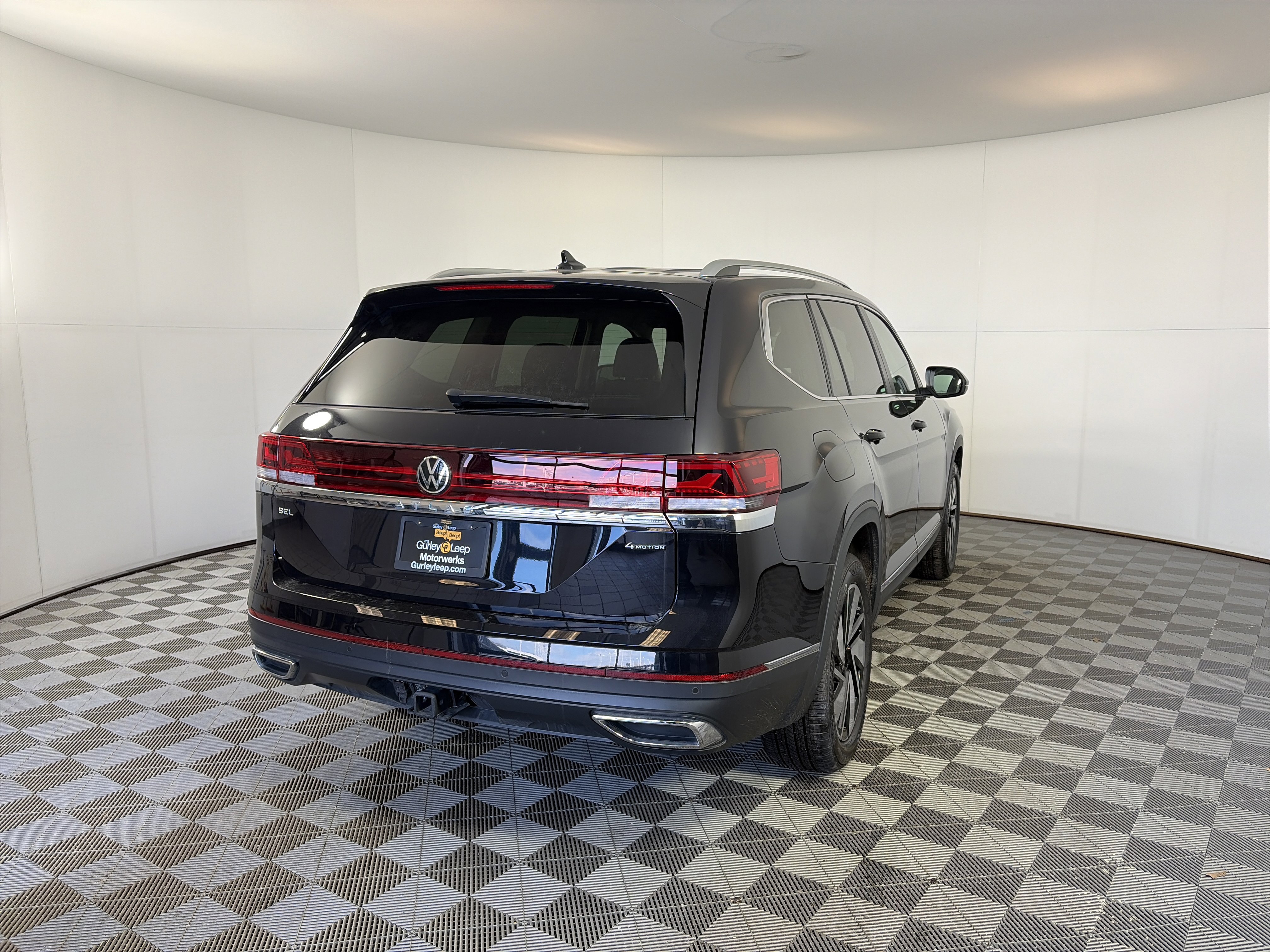 Used 2025 Volkswagen Atlas SEL image 11