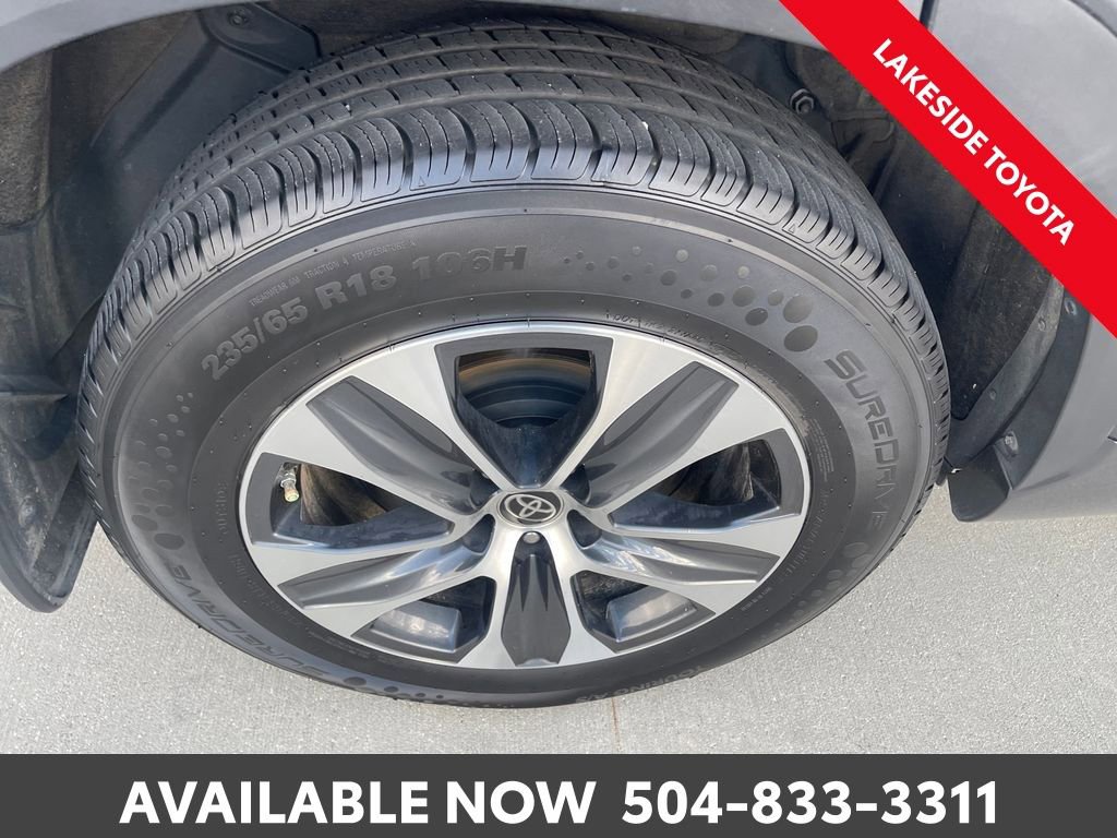 Used 2023 Toyota Highlander XLE image 38