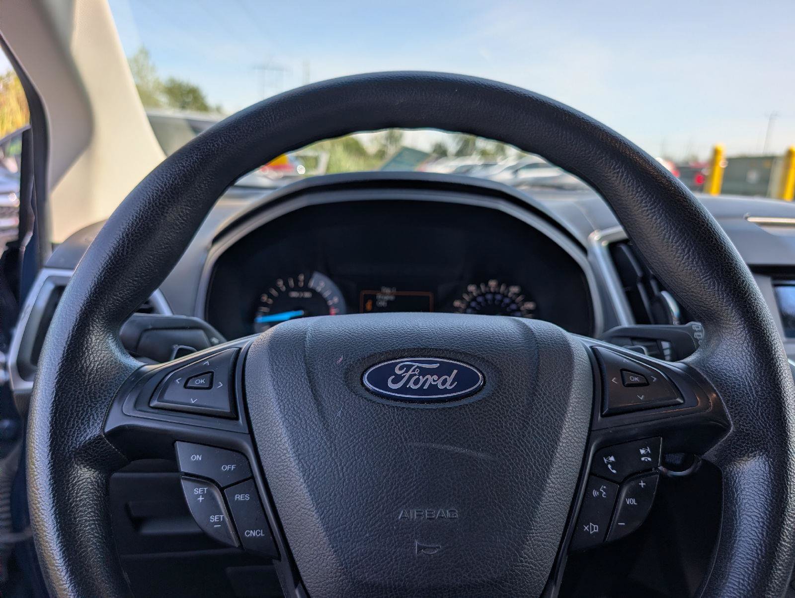 Used 2017 Ford Edge SE AWD/4WD image 11