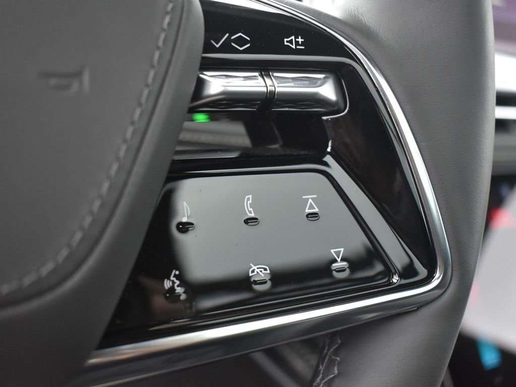 Certified 2025 Cadillac Escalade V w/ LPO, ONYX Package image 17