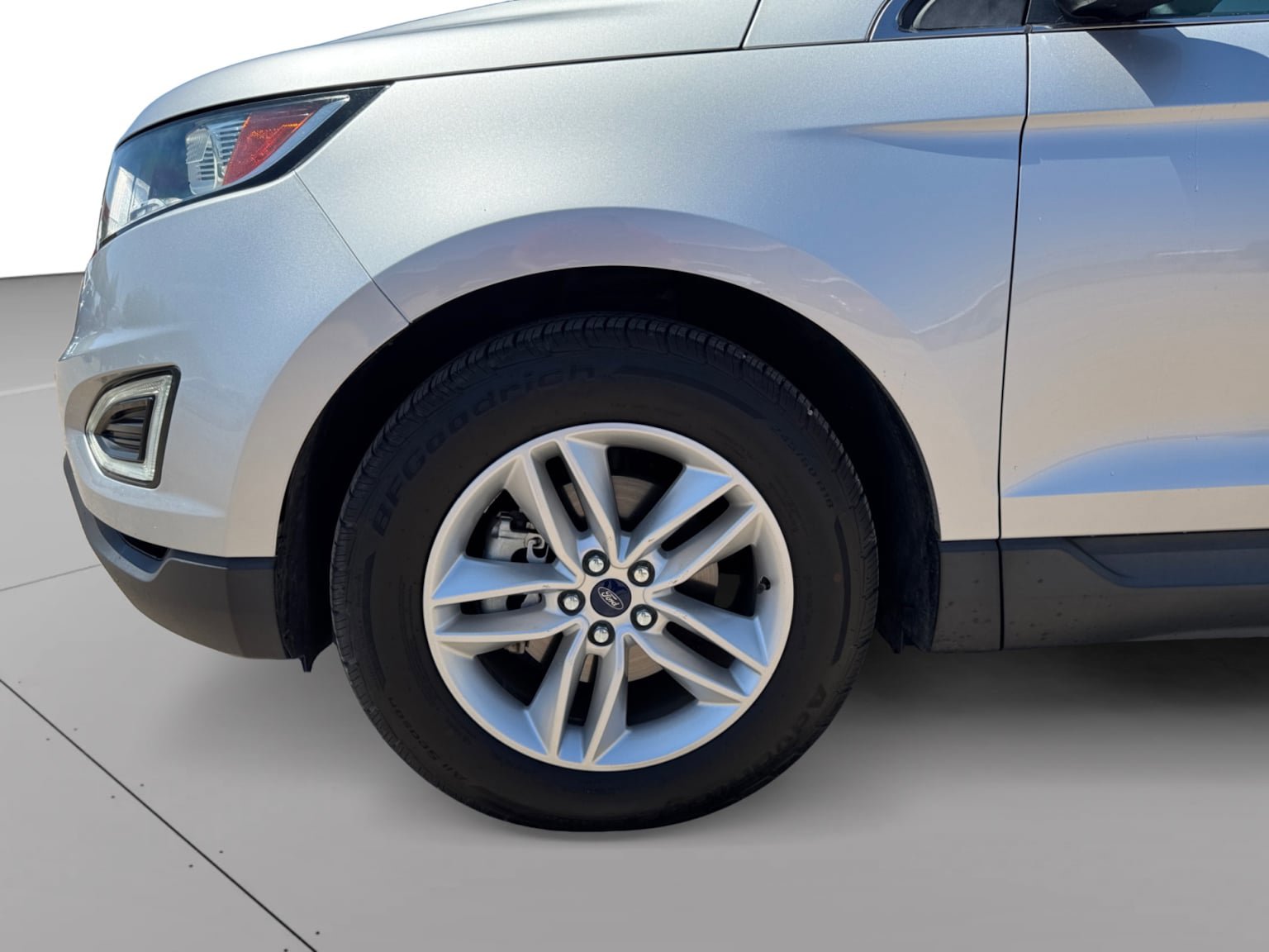 Used 2016 Ford Edge SEL FWD image 9
