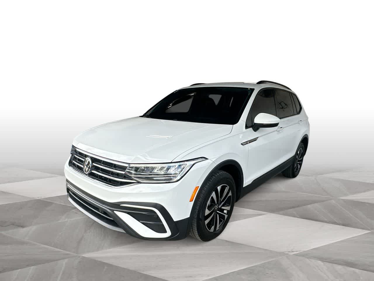 Used 2024 Volkswagen Tiguan S FWD image 4