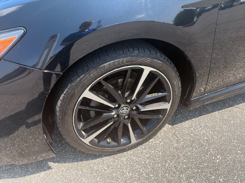 Used 2018 Toyota Camry XSE FWD image 32