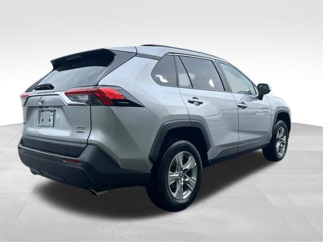 Used 2025 Toyota RAV4 XLE AWD/4WD image 9