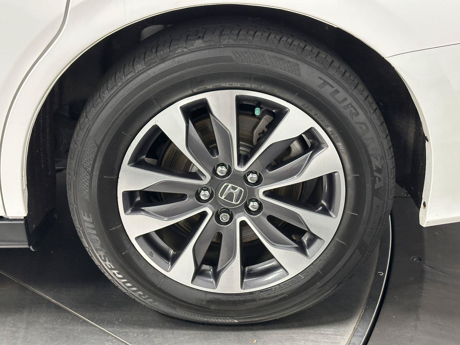 Used 2024 Honda Odyssey EX-L image 19