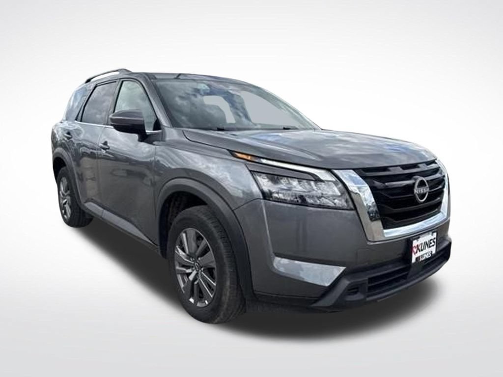Used 2025 Nissan Pathfinder SV AWD/4WD image 6