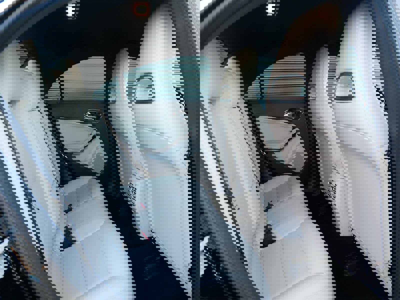 Used 2015 Mercedes-Benz CLA 250 4MATIC image 27