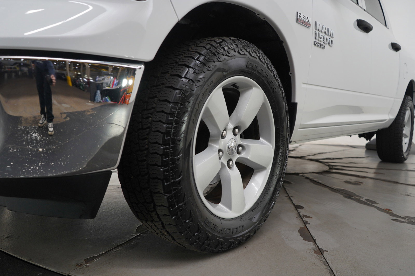 Used 2023 RAM 1500 Classic SLT image 27