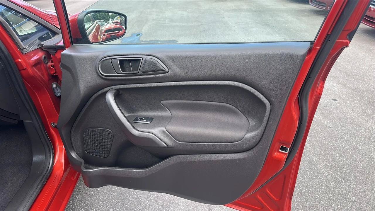 Used 2018 Ford Fiesta SE FWD image 36
