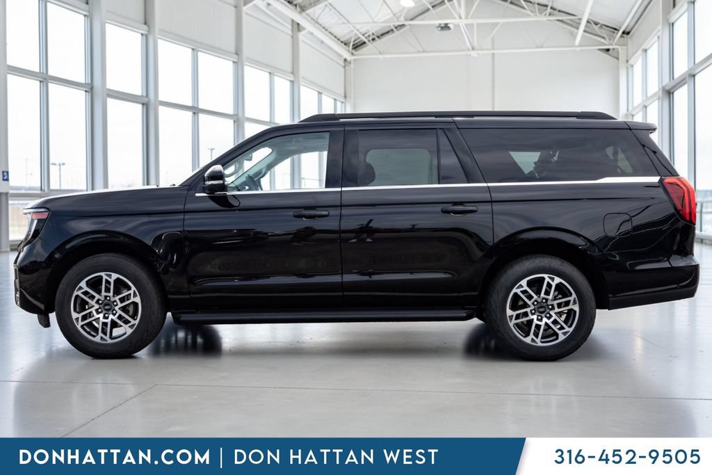 Used 2025 Ford Expedition Max Active AWD/4WD image 2