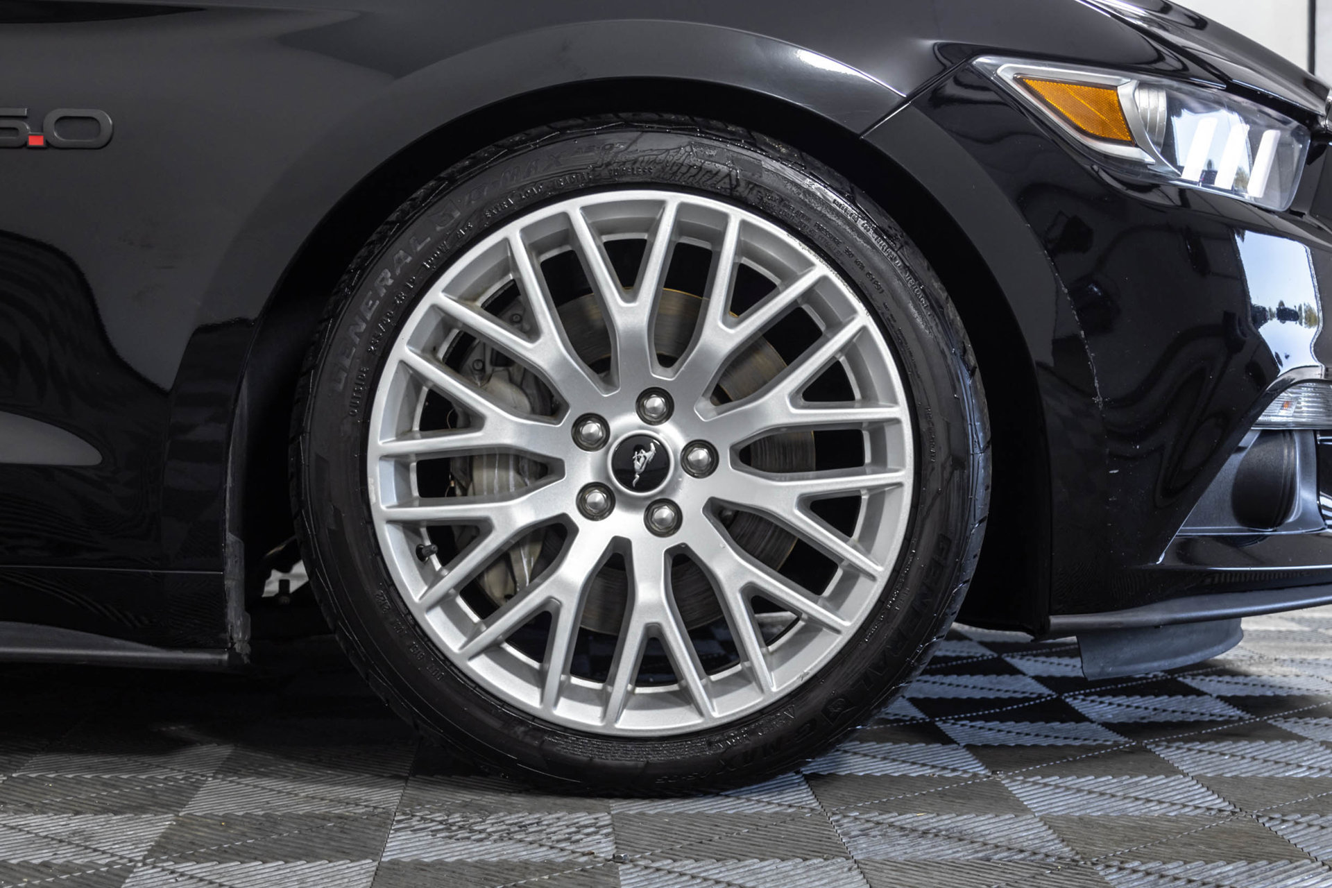 Used 2016 Ford Mustang GT Premium w/ Equipment Group 401A RWD image 39