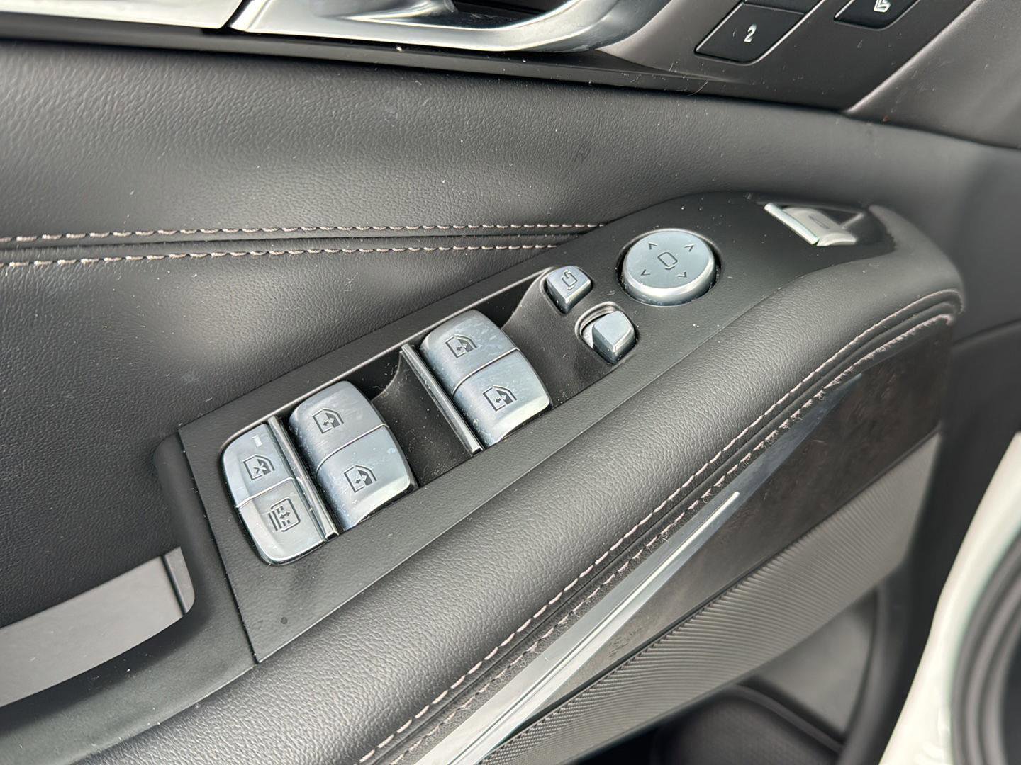 Used 2023 BMW X7 xDrive40i w/ Executive Package image 31