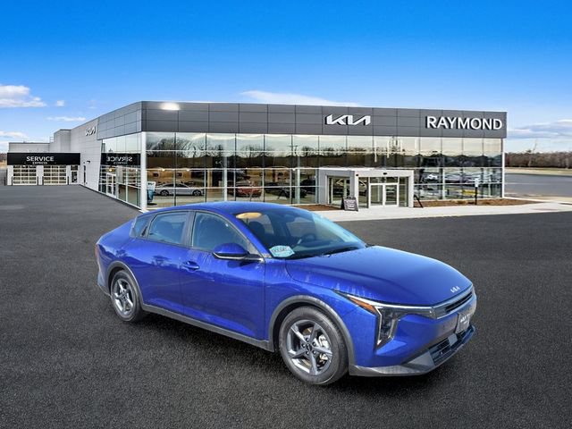 Certified 2025 Kia K4 FWD image 1